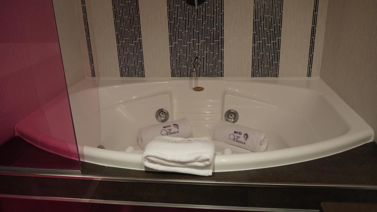 V Hotel อาร์โรโยโมลีโนส ห้อง รูปภาพ